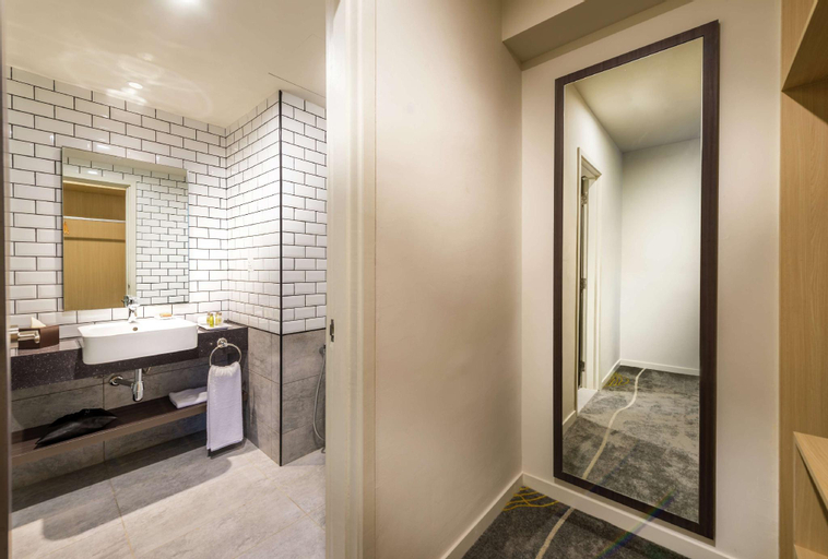 Bathroom 8