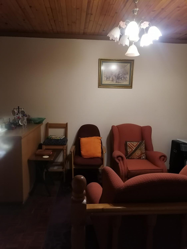 2, Tjibelu's Nest Guest Home, Lobatse