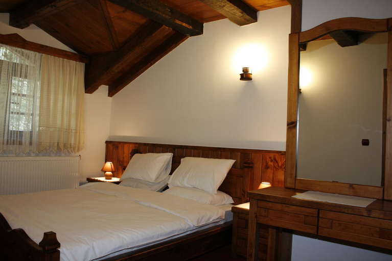 Bedroom 2, Family hotel Makedonska Kruchma, Bansko