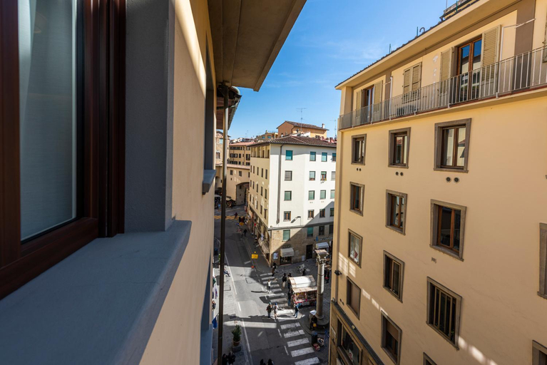 Others 5, Ponte Vecchio Deluxe, Florence
