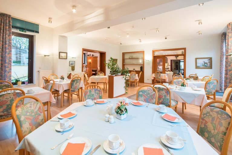 Food & Drinks 4, Hotel Barbarossa Garni Bei Hanau, Main-Kinzig-Kreis