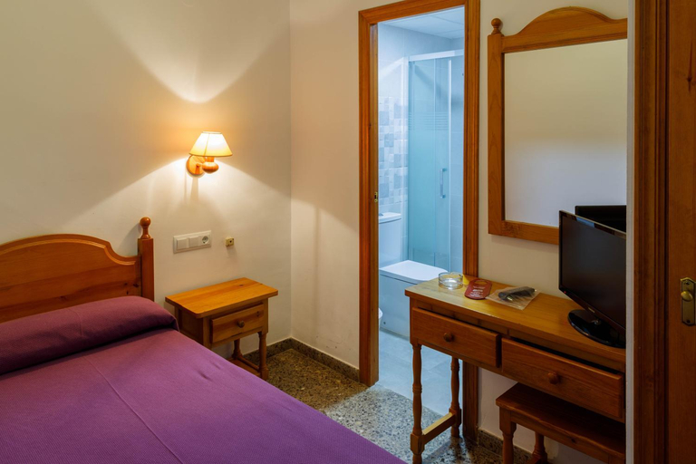Bedroom 4, Hotel Herasu, Castellón
