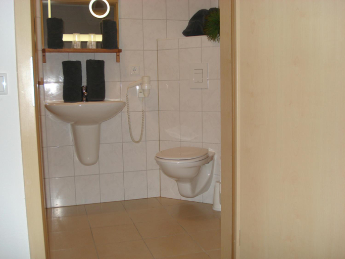Bathroom 3, Hotel Restaurant Fritz, Borken