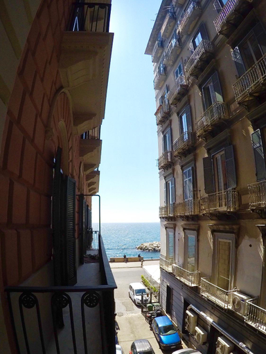 Others 4, Bed No Breakfast AK, Napoli