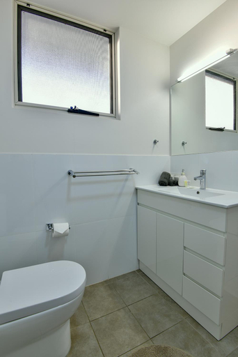 Bathroom 2, Crossroads Ecomotel, Port Augusta