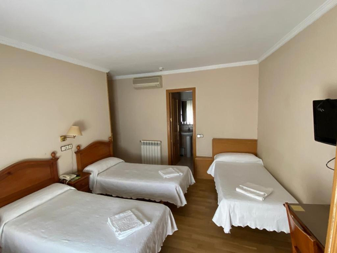 Bedroom 2, Hostal Guerra, Madrid