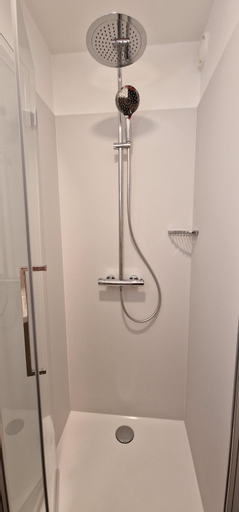 Bathroom 7