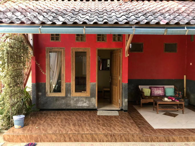 Harry's Ocean House Pacitan, Pacitan