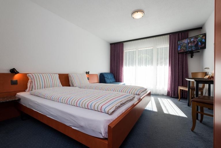 Bedroom 3, Hotel-Restaurant Ackersand, Visp
