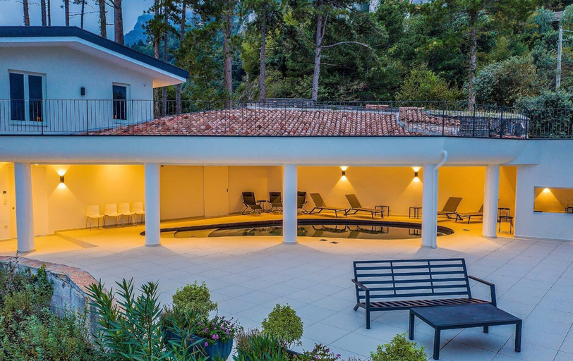 Others 3, Villa Abetaia With Pool, Brescia