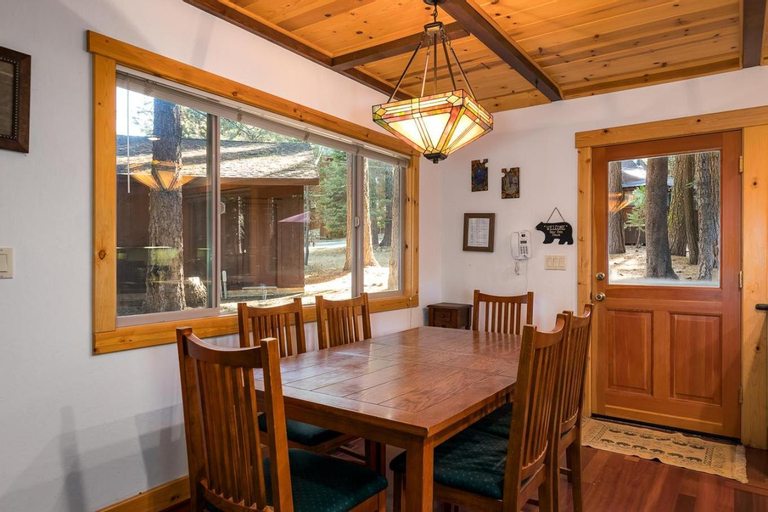 Dining Room 16