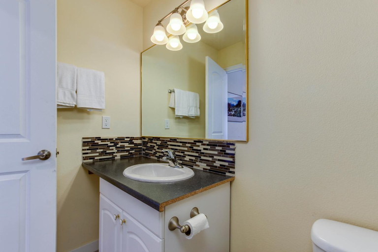Bathroom 13
