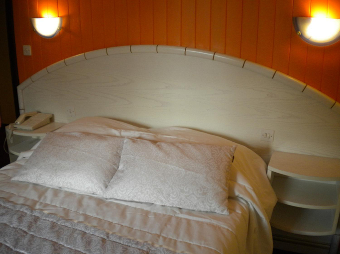 Bedroom, Hotel Restaurant A l'Ange, Bas-Rhin