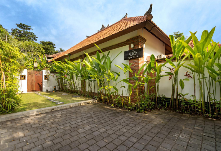 Exterior 2