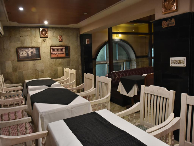 Food & Drinks 5, Metropolis Tourist Home, Delhi
