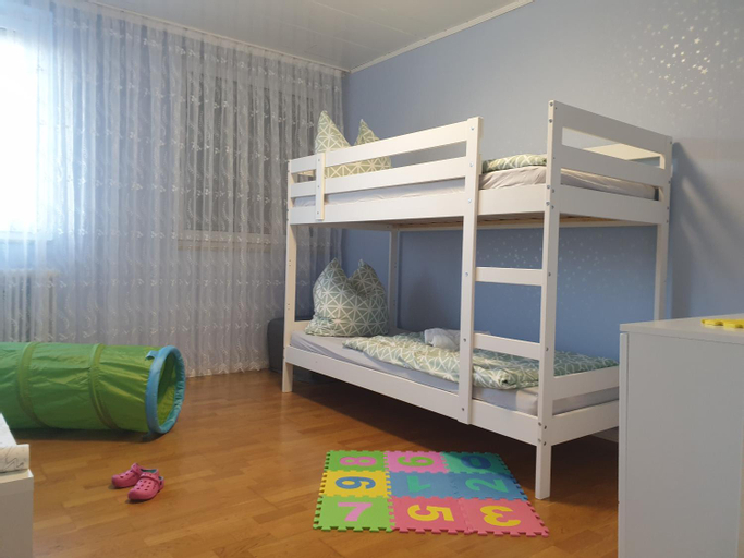 Bedroom 1, Große 130qm Ferienwohnung mit Whirlpool, Regionalverband Saarbrücken