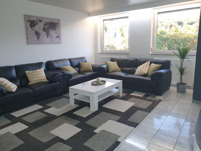 Others 3, Große 130qm Ferienwohnung mit Whirlpool, Regionalverband Saarbrücken