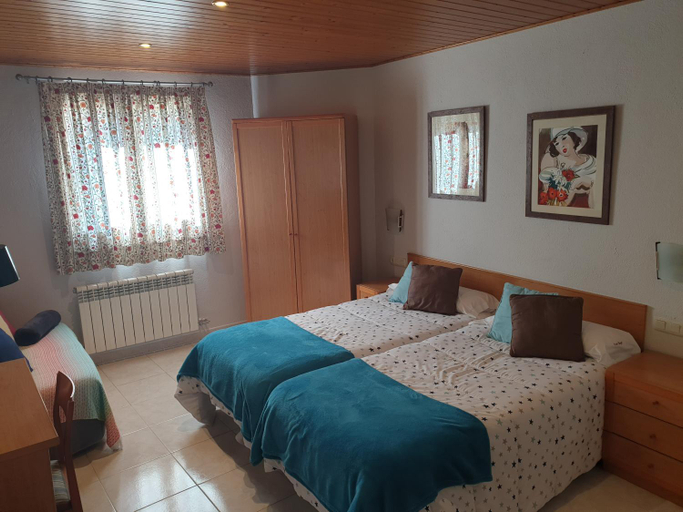 Others 5, Hostal El Forn, Girona