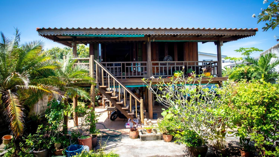 SeeSea Thai wooden house on beachfront, Muang Prachuap Khiri Khan