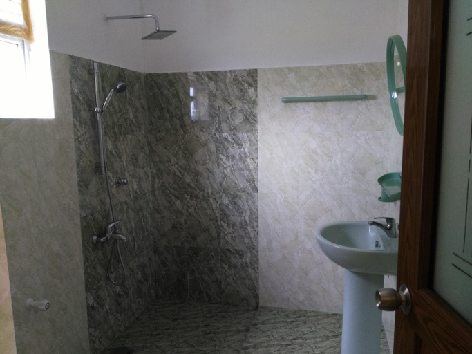 Bathroom 2, Sunrise Beach Inn, Hikkaduwa