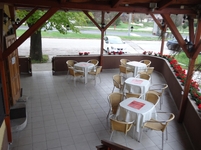 Food & Drinks 3, Czermann Panzio es Etterem, Oroszlány