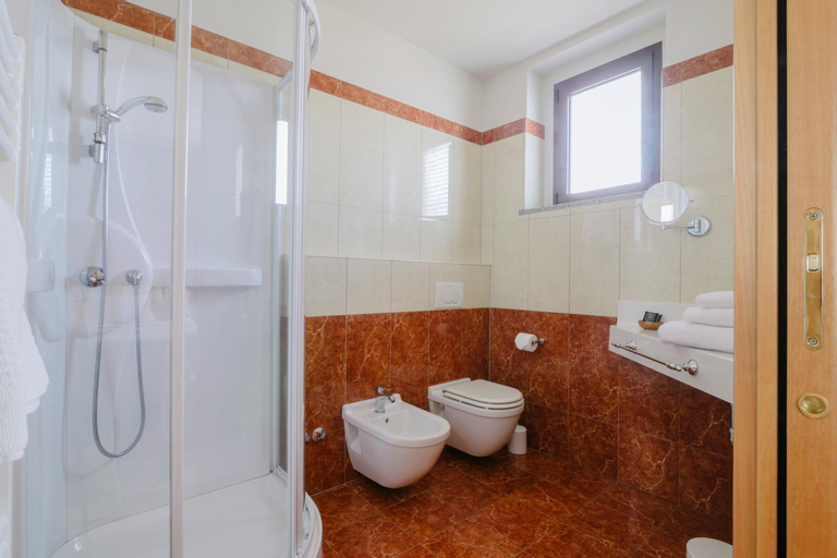Bathroom 9