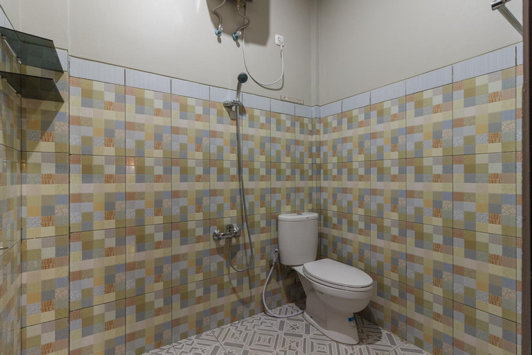 Bathroom 7
