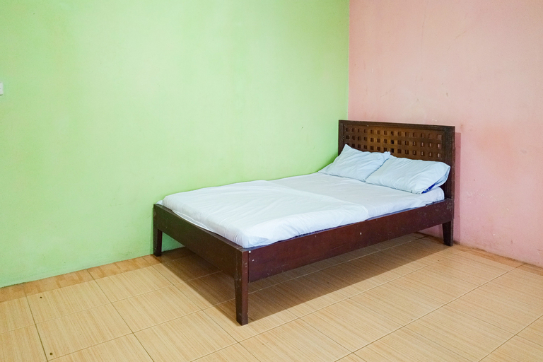 Villa Kampus near Taman Safari Cisarua Puncak RedPartner, Bogor