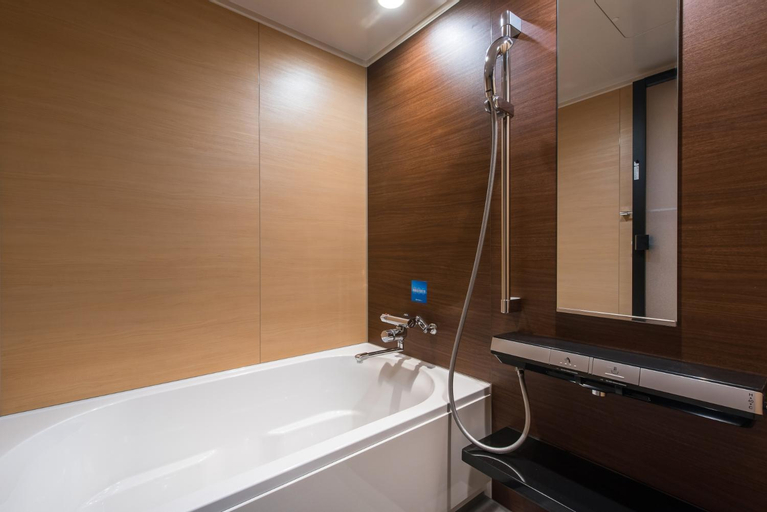 Bathroom 13