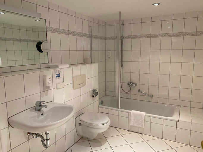Bedroom 3, Hotel Europa, Kaiserslautern