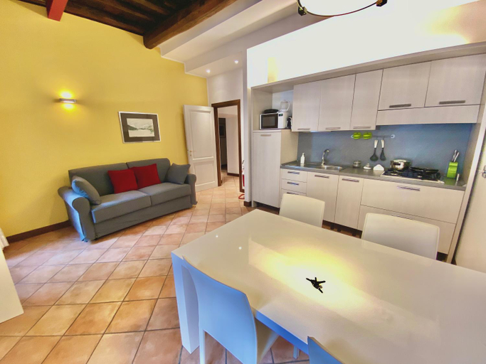 Others 3, Sweet Suite, Rome