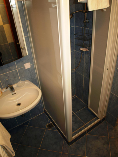 Bathroom 3, Hotel Liechtenstein Apartments II, Wien