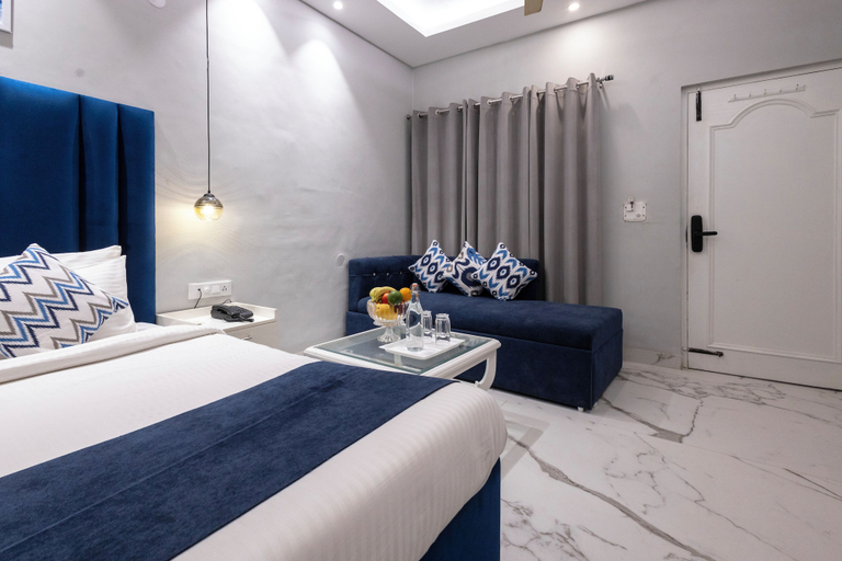 Others 5, Hotel Downtown, Chandigarh
