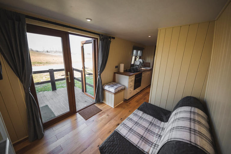 Others 4, Avon Riverside Glamping, Warwickshire