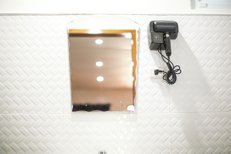 Bathroom 5, Buona Vita Resort, Panglao