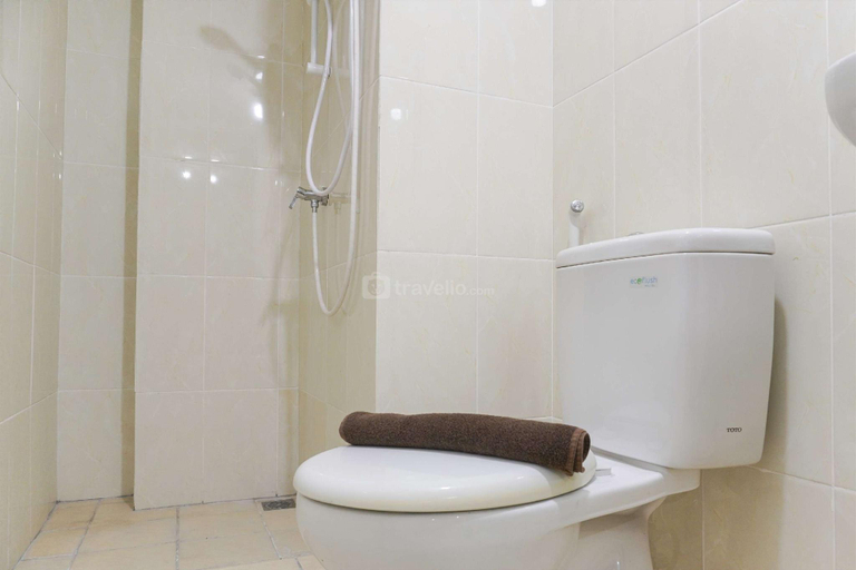 Bathroom, Comfort Stay 2BR Apt M-Town Residence By Travelio, Tangerang