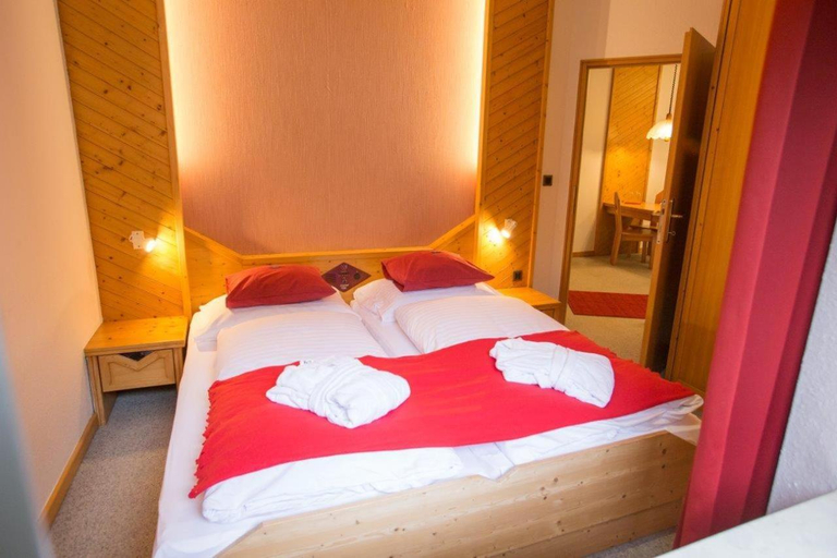 Bedroom 3, Hotel Bergkristall, Liezen