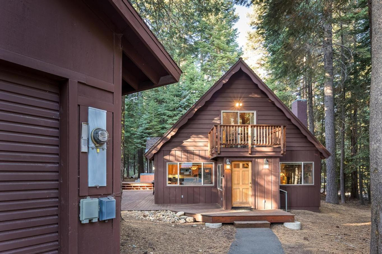 Exterior & Views 1, The Lazy Bear Lodge, El Dorado