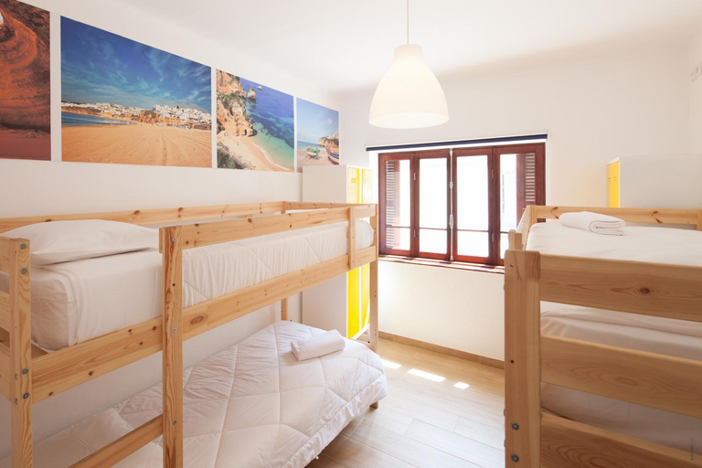Others 3, Furadouro Terrace Hostel, Ovar