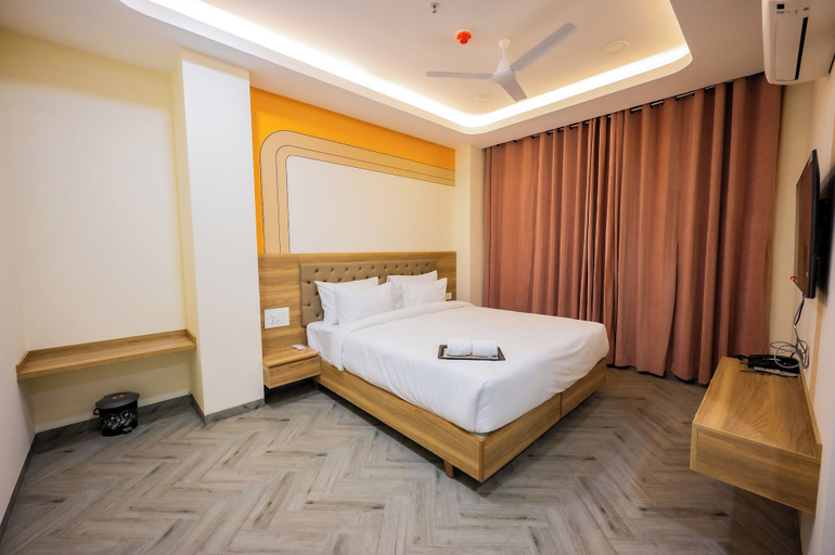 Bedroom 2, Lotus Leaf, Raigarh