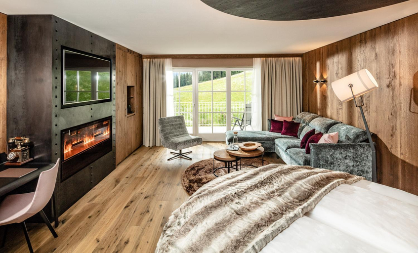 Bedroom 3, Alpine Luxury SPA Resort Schwarzenstein, Bolzano