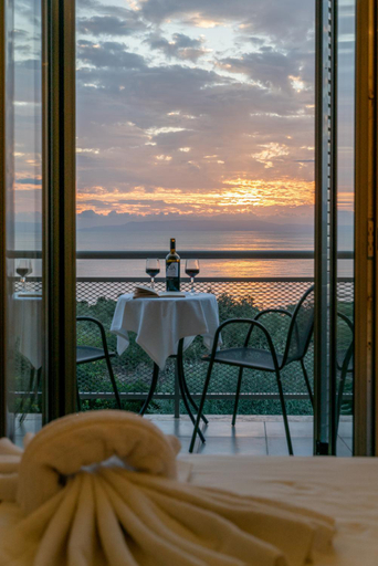 Others 2, Mythos Villas, Peloponnese
