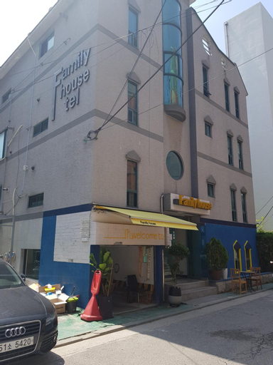 Family House Hongdae, Mapo
