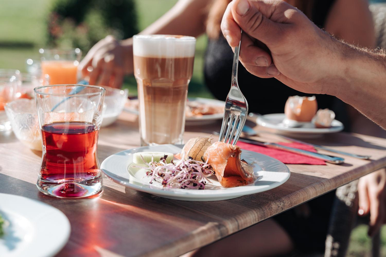 Food & Drinks 9