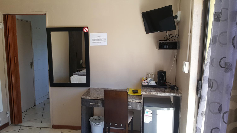Others 3, Tukha Guesthouse, Mangaung