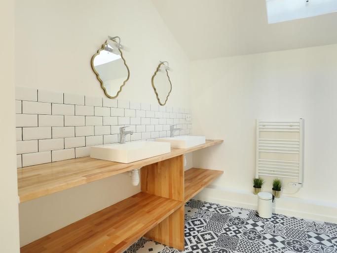 Others, Rent a Room - Residence Caire, Montorgueil, Paris