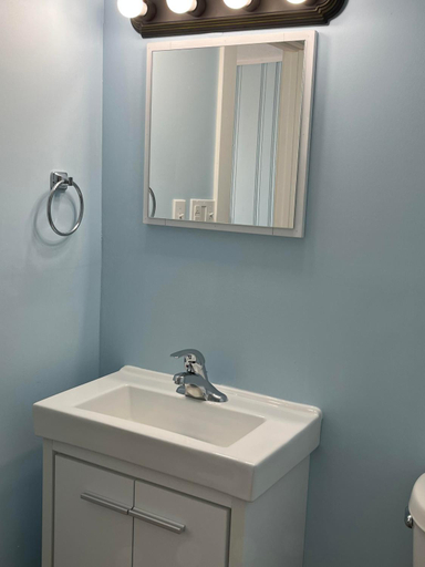 Bathroom 3, Pete's Lakefront Motel, Ashtabula