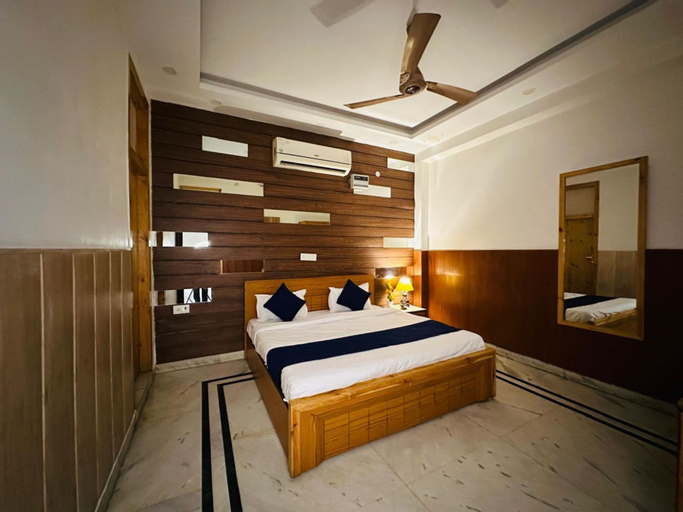 Bedroom 3, Divine Inn Hotel Rajouri Gardan, West