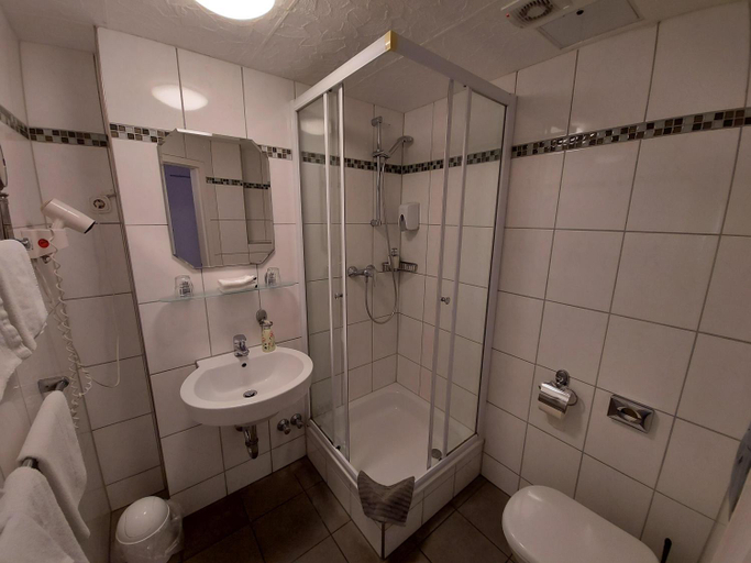 Bathroom 2, Hotel Muller Koln, Köln