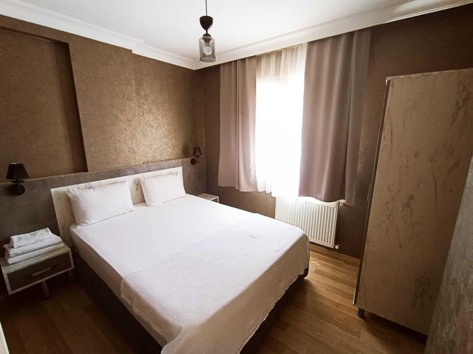 Bedroom 2, Aslan Suit, Buca